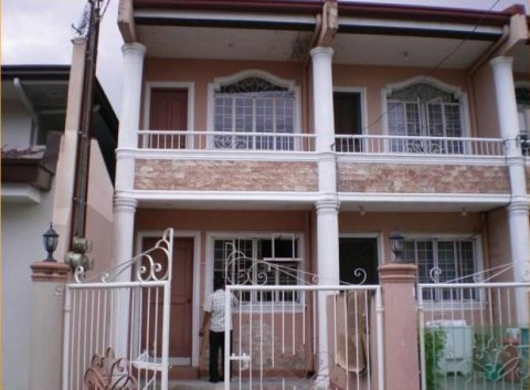 Townhouse: Lot 2-E Venus Street, Delnor Subdivision, Brgy. Mulawin (Talon Singko), Las Pinas City