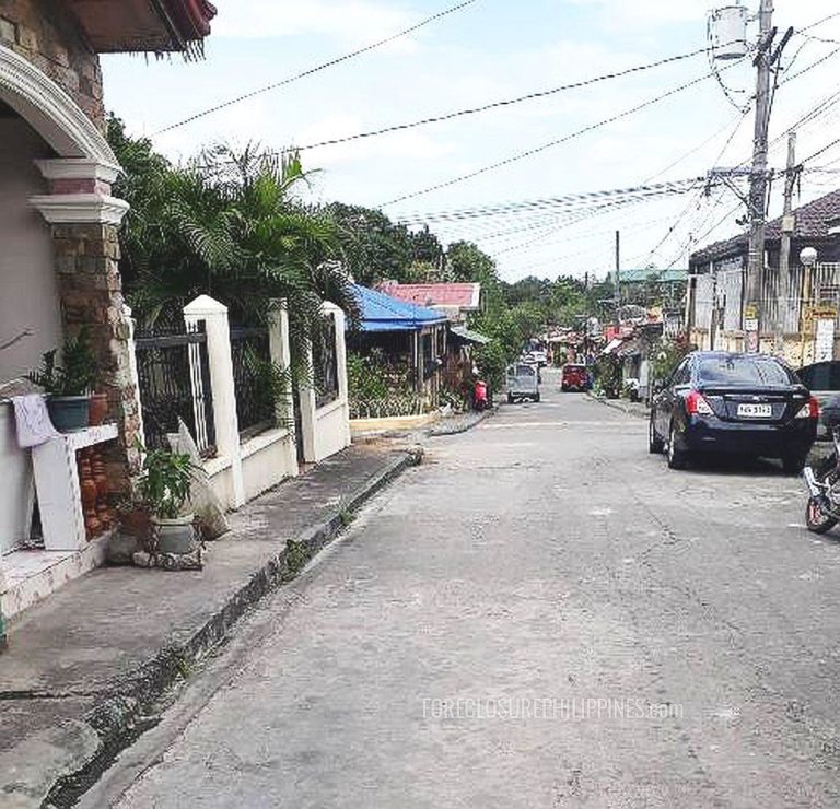 BFS Foreclosed Single Attached at CAPITOL HILLS EXEC. SUBD., Brgy