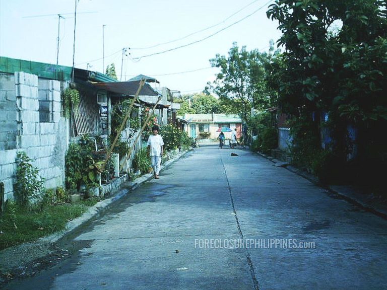 BFS Foreclosed Row House at SAN MARINO WEST, Bo. Salawag, Dasmarinas