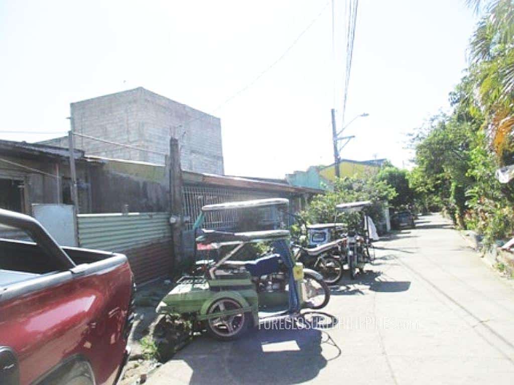 BFS Foreclosed Single Attached at B58, L22, Sapphire St., KAPAYAPAAN