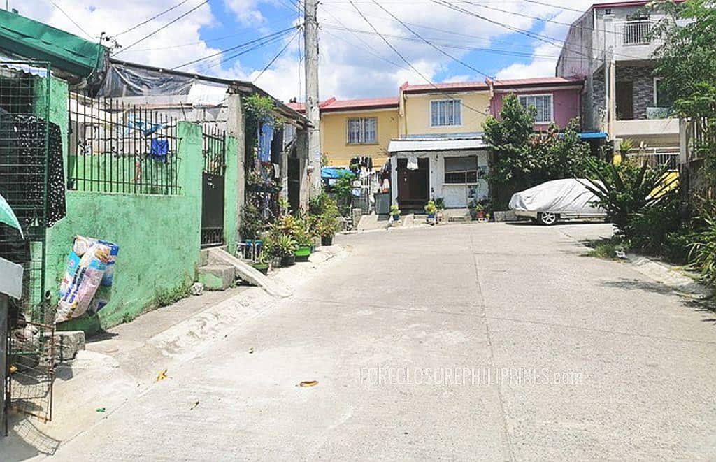 BFS Foreclosed Row House Regular Complete PALMERA HOMESNORTHRIDGE