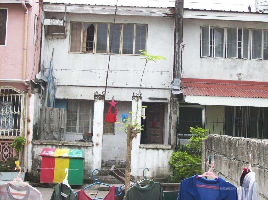 BFS Foreclosed Town House at ALFONSO VILLAGE, Bo. Alapan, Imus, Cavite