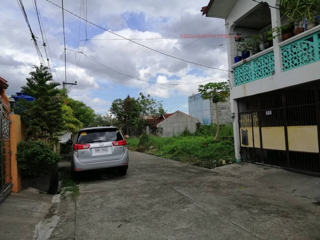 BFS Foreclosed Duplex at MAUNLAD HOMES SUBD., Bo. Caingin, Malolos