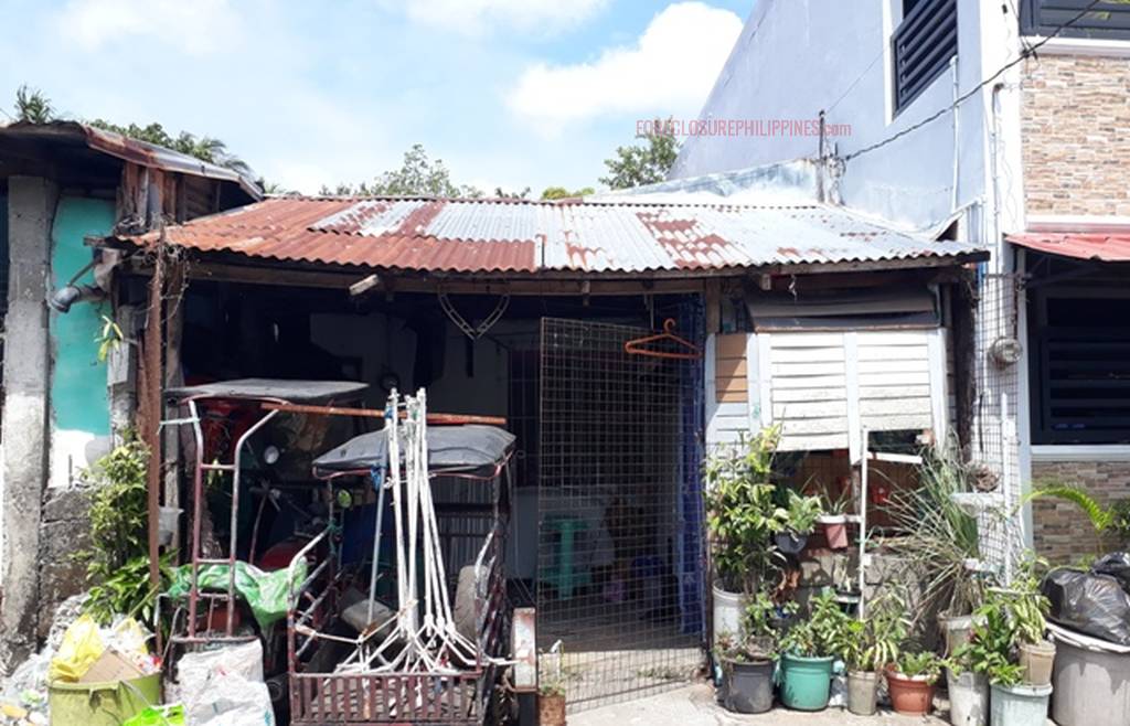 BFS Foreclosed Duplex at CAPITOL HILLS EXEC. SUBD., Brgy. Lapidario