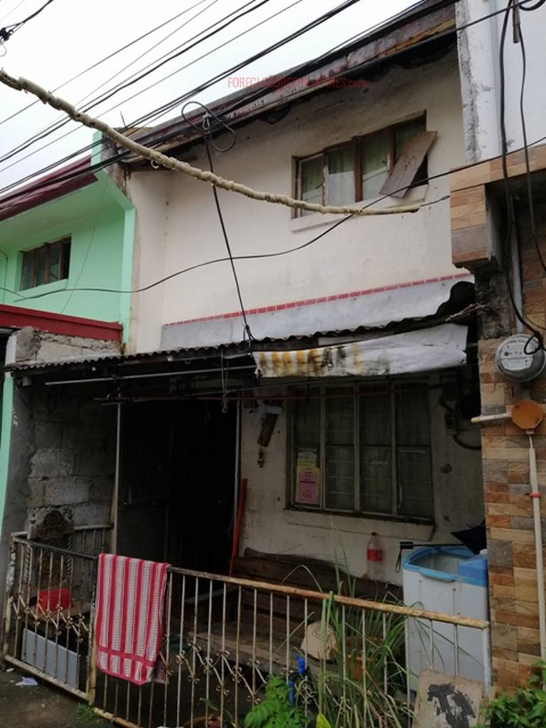BFS Foreclosed Town House Regular Complete VILLA DE CALAMBA SUBD