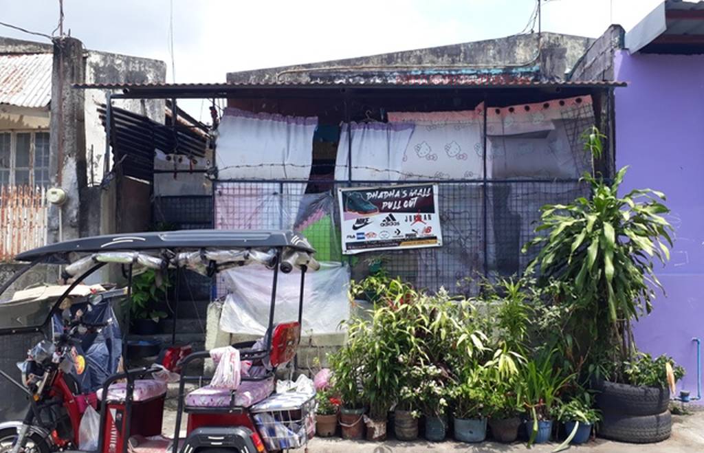 BFS Foreclosed Duplex at CAPITOL HILLS EXEC. SUBD., Brgy. Lapidario