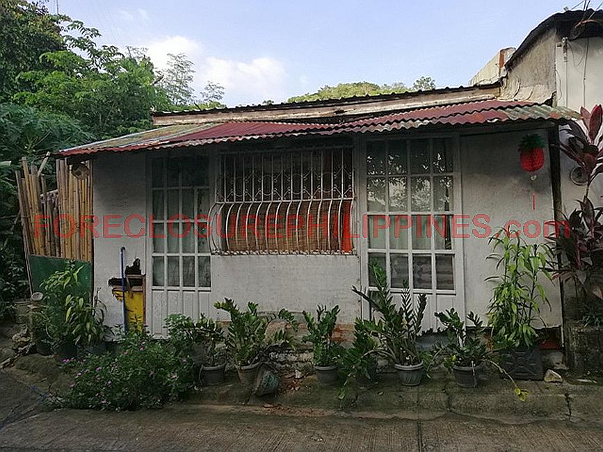 BFS Foreclosed Row House End TIERRA MONTE, Bo. Silangan, San Mateo