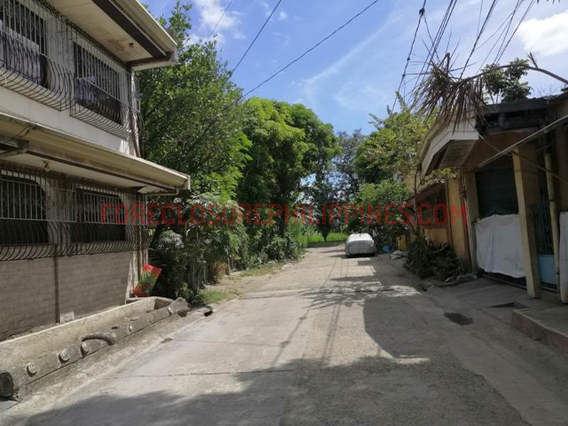 BFS Foreclosed Single Detached House and Lot TOWN AND COUNTRY