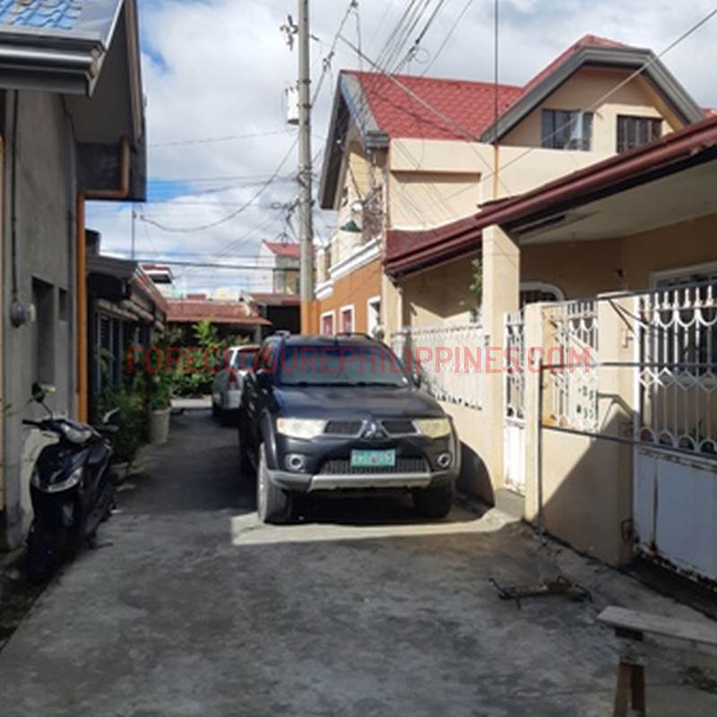 BFS Foreclosed Single Attached House and Lot GOLDEN CITY SUBD. IMUS, Bo. Anabu Ii, Imus